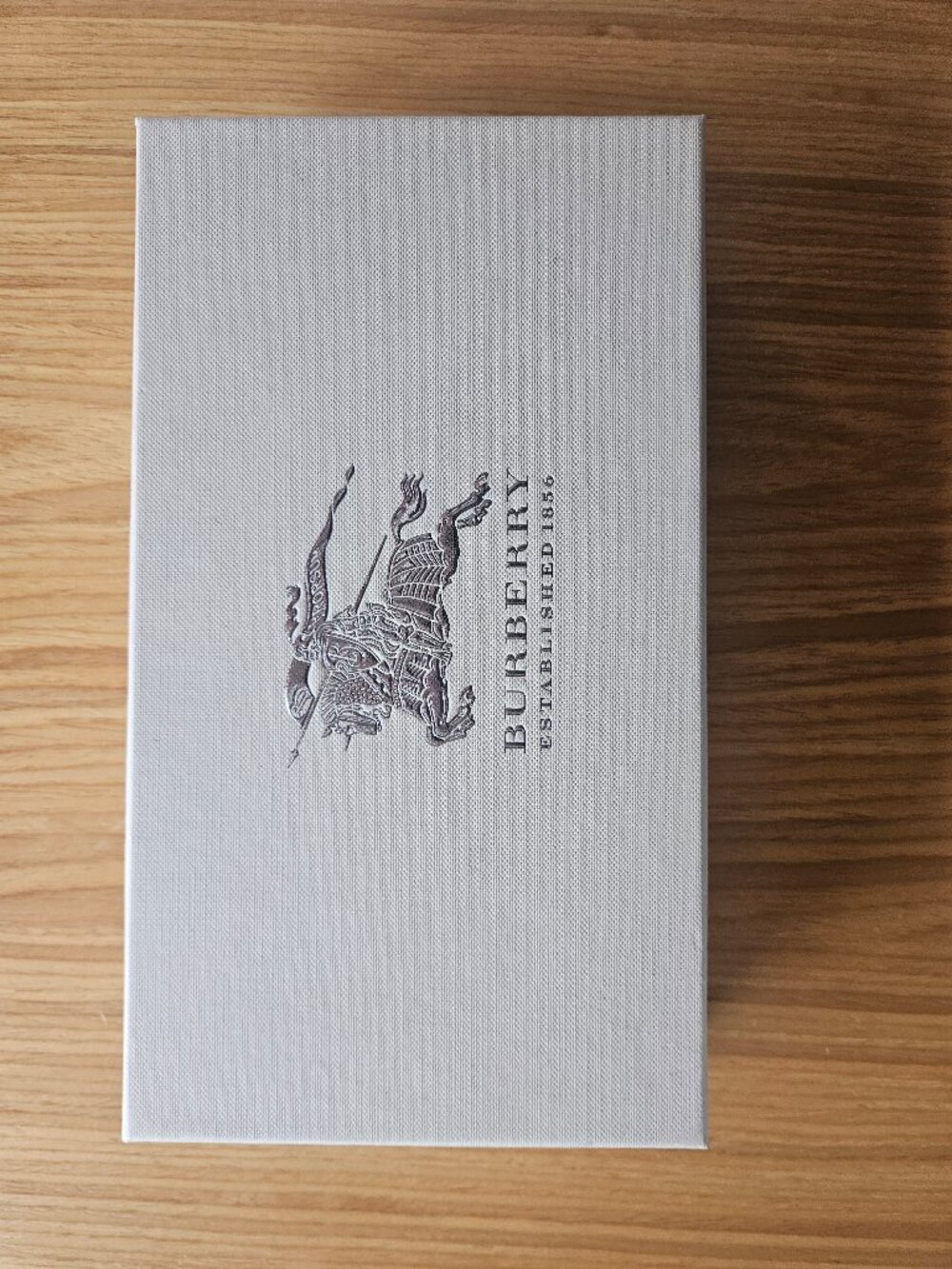 Burberry wallet empty box with dustbag and care instructions